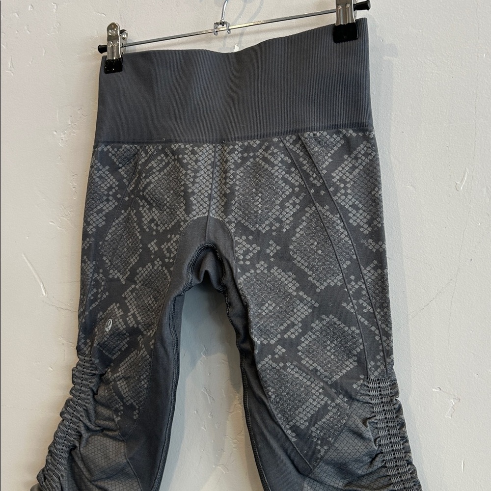 Lululemon In The Flow Crop II - Picture 11 of 11